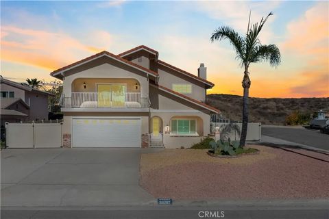Photo of 30267 Longhorn Dr, Canyon Lake, CA 92587 (MLS # SW25241333)