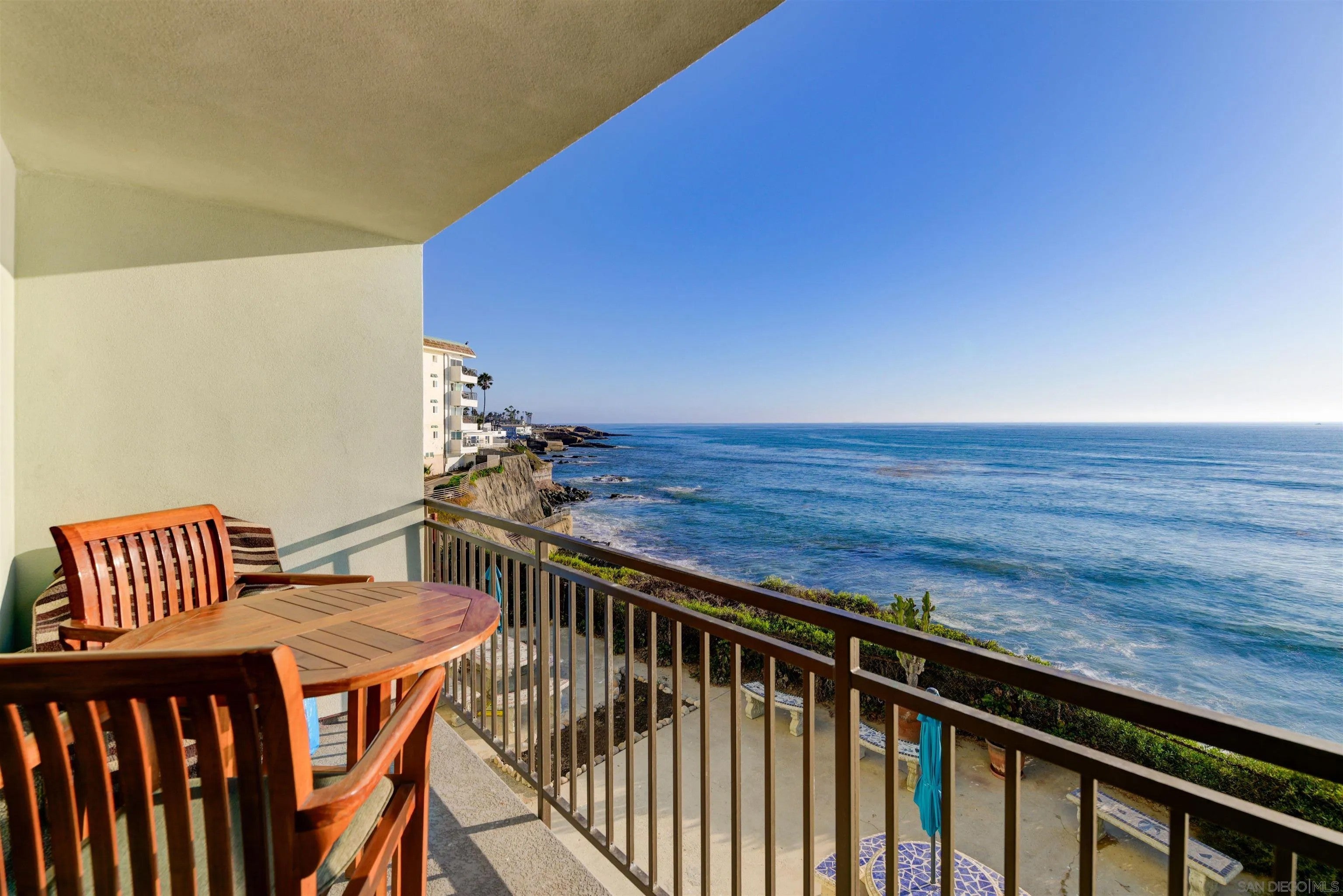 4909 Orchard Avenue 103