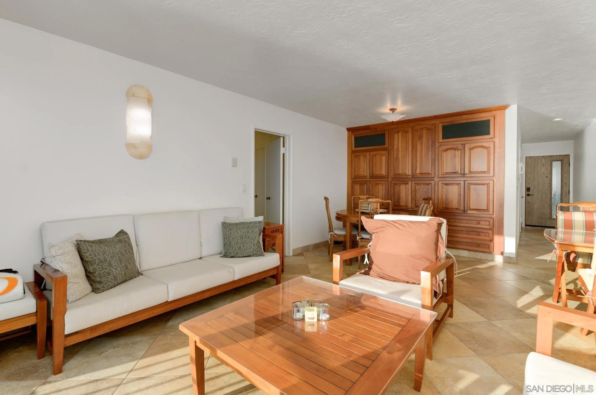 4909 Orchard Avenue 103