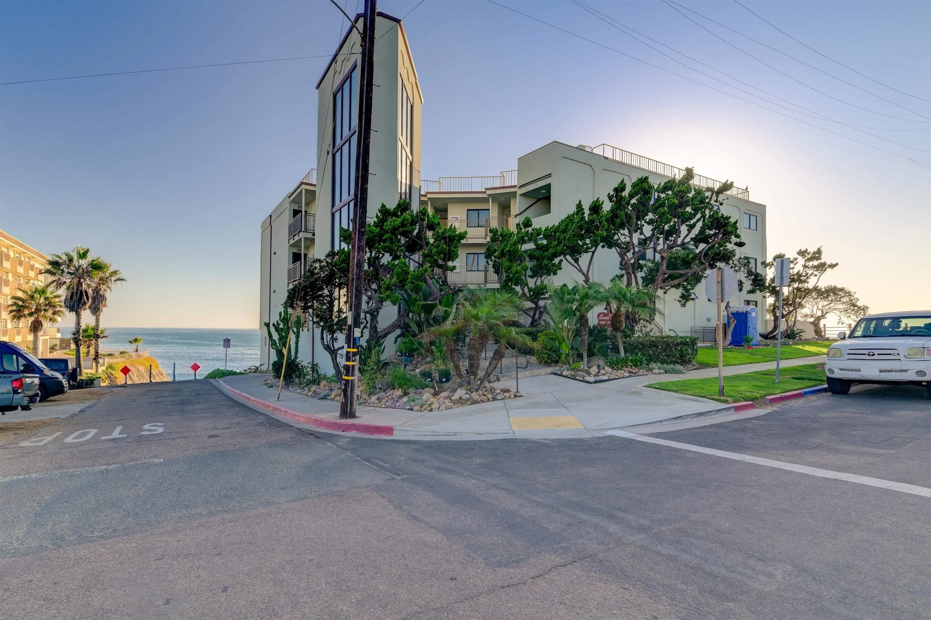 4909 Orchard Avenue 103