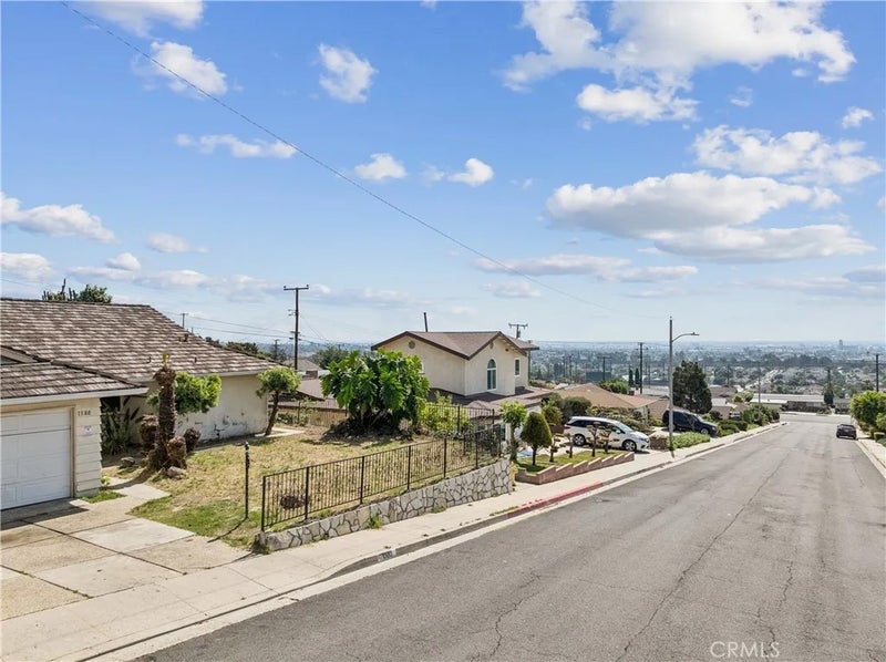 1380 S Rock View