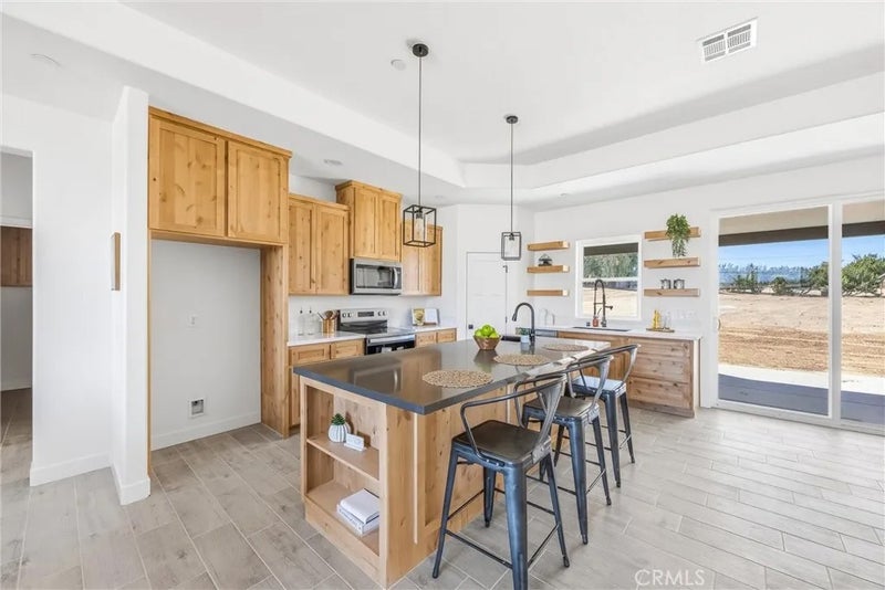 7390 Oakwood