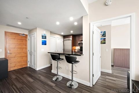 Tiny photo for 700 W E #3604, San Diego, CA 92101 (MLS # 250039570)