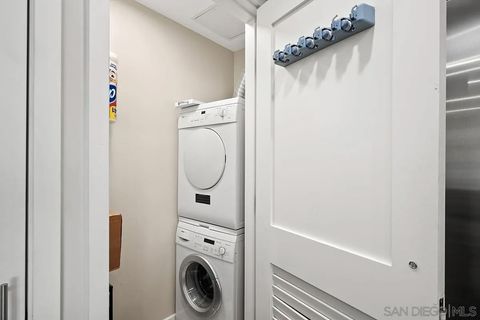 Tiny photo for 700 W E #3604, San Diego, CA 92101 (MLS # 250039570)