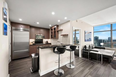 Tiny photo for 700 W E #3604, San Diego, CA 92101 (MLS # 250039570)