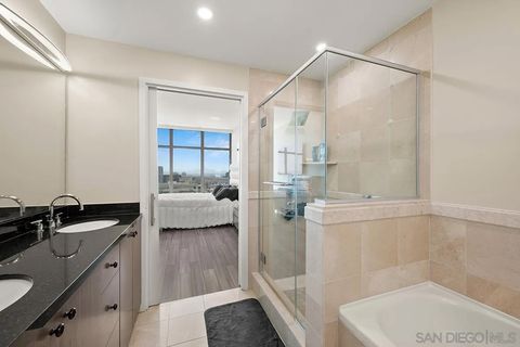 Tiny photo for 700 W E #3604, San Diego, CA 92101 (MLS # 250039570)