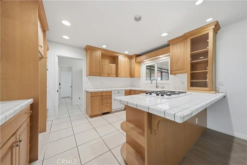 1613 Encino