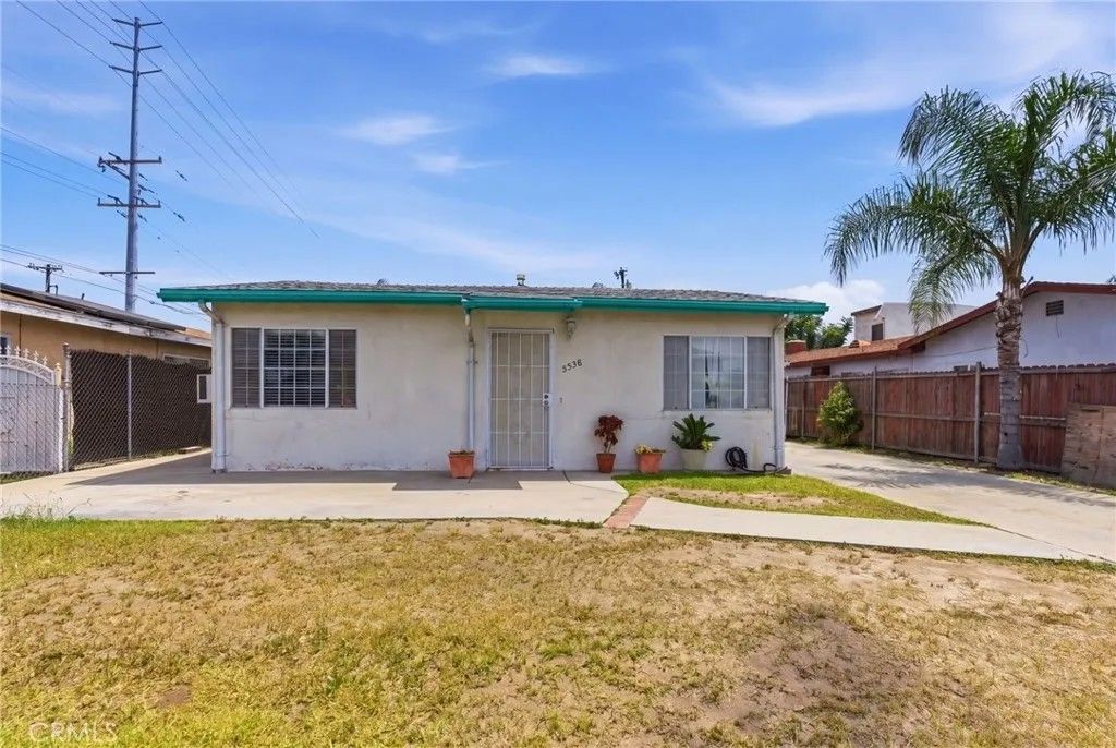 Photo of 5538 N Aspan AVE, Azusa, CA 91702 (MLS # IV26096558)
