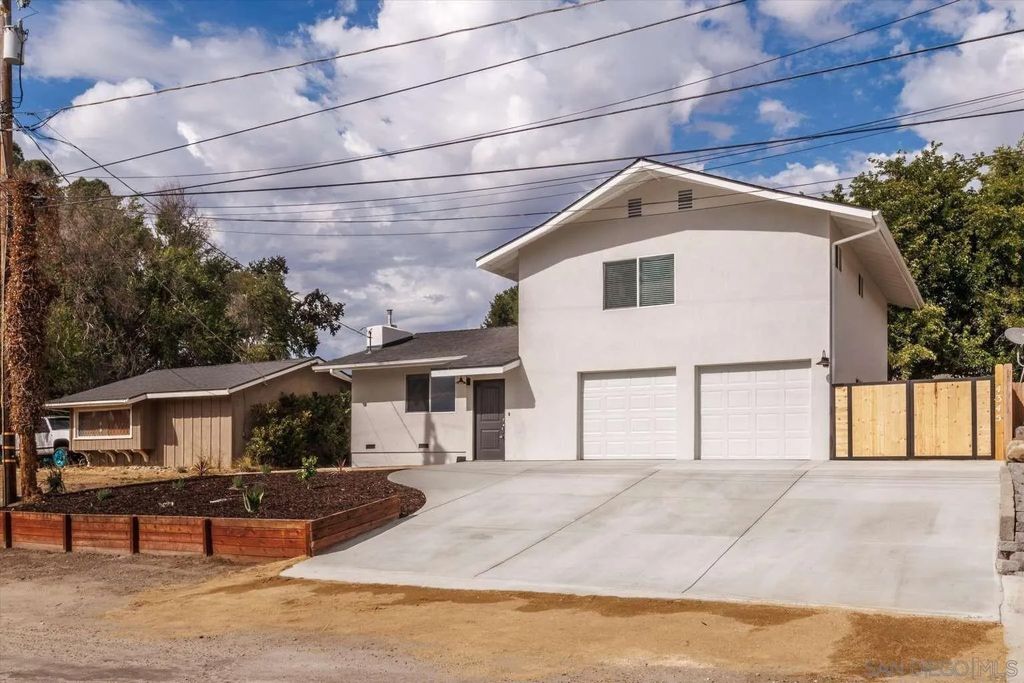 Photo of 4345 Cayucos Ave, Atascadero, CA 93422 (MLS # 260005404)