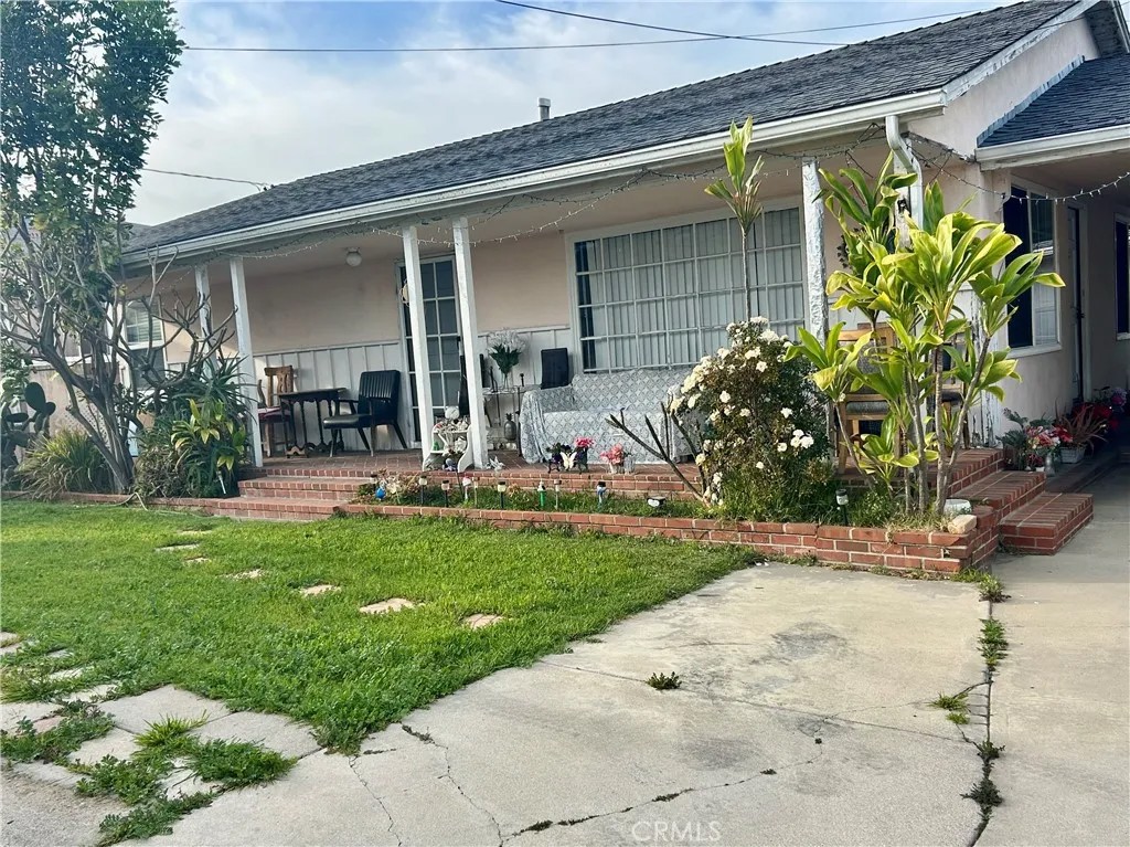 4553 W 138th