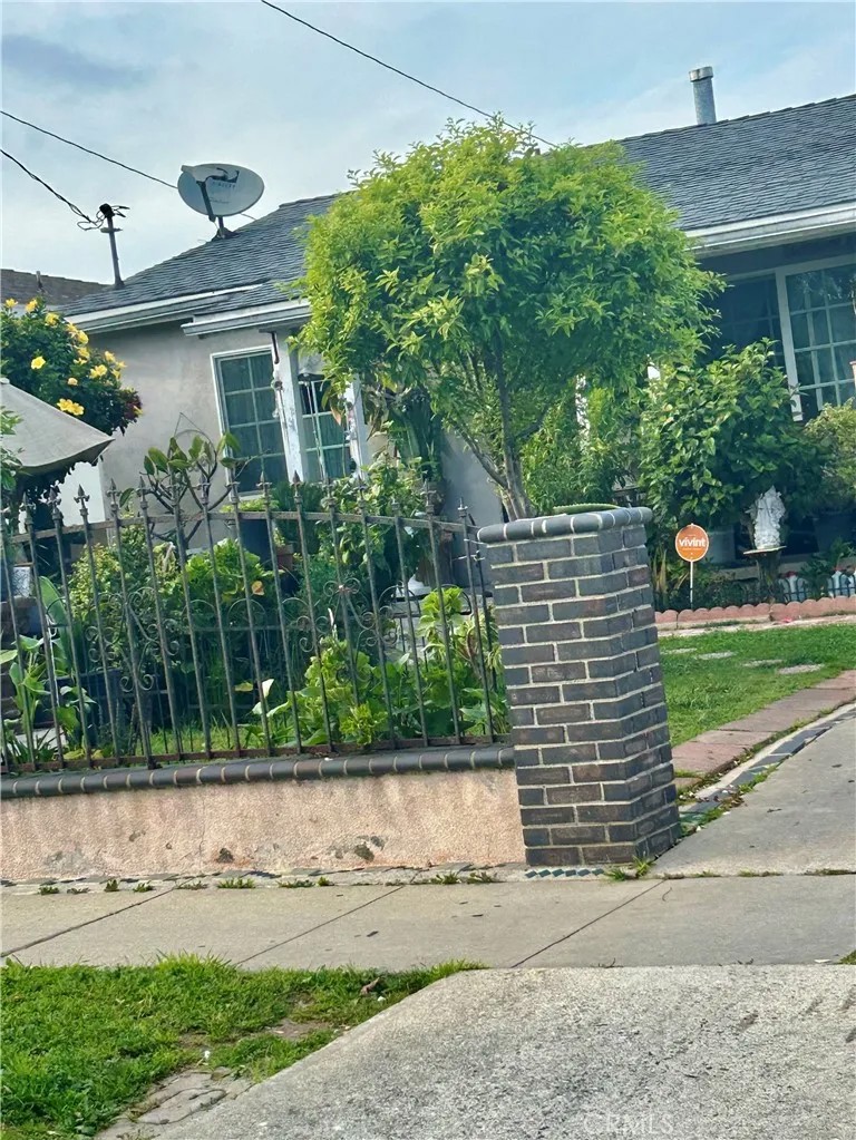 4553 W 138th