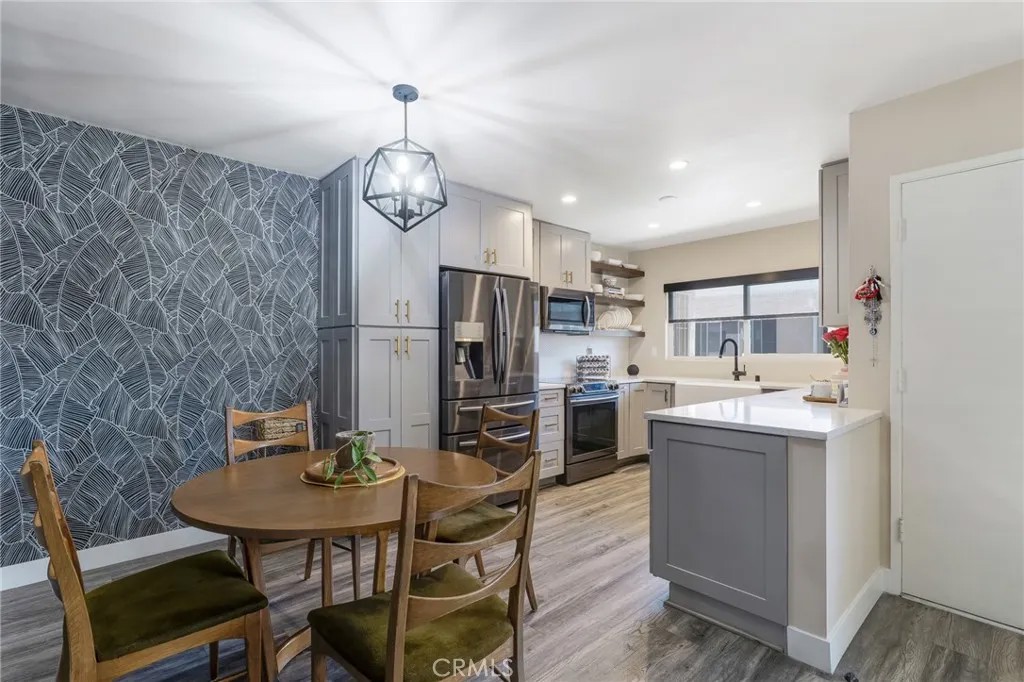5232 Corteen pl 17
