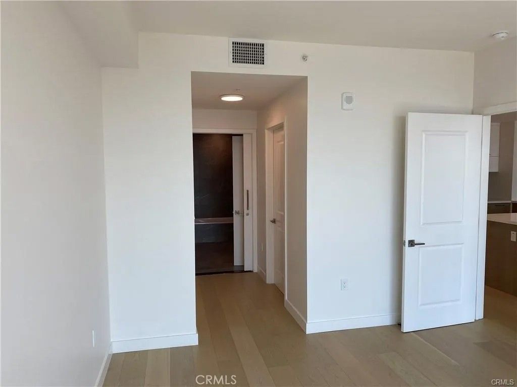 Photo of 400 S Broadway, Los Angeles, CA 90013 (MLS # WS26107609)