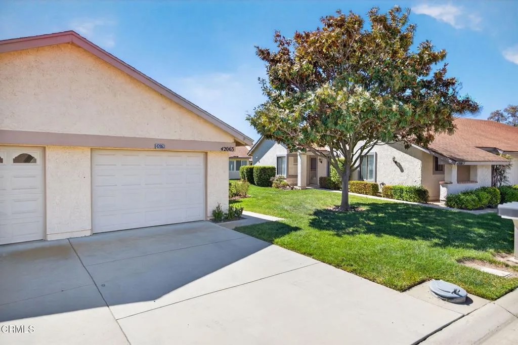 42063 Village 42