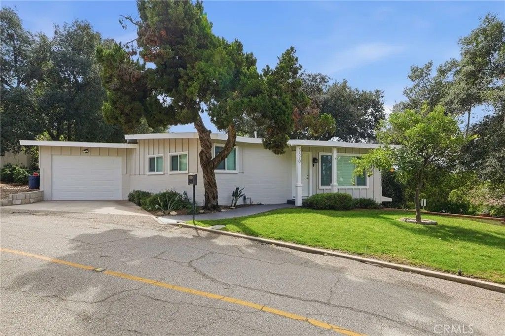 Photo of 3370 Pachappa Hill, Riverside, CA 92506 (MLS # IV26037762)