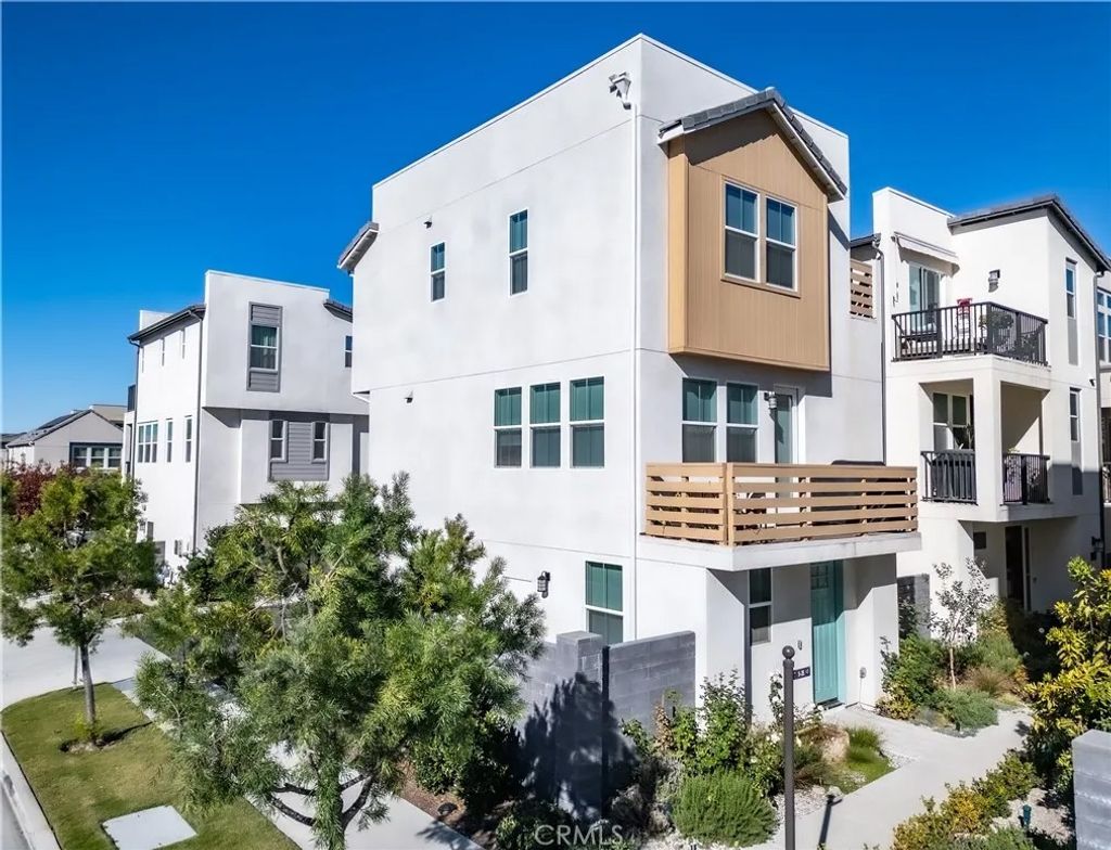 Photo of 36 Crown Point Drive, Rancho Mission Viejo, CA 92694 (MLS # OC25279418)