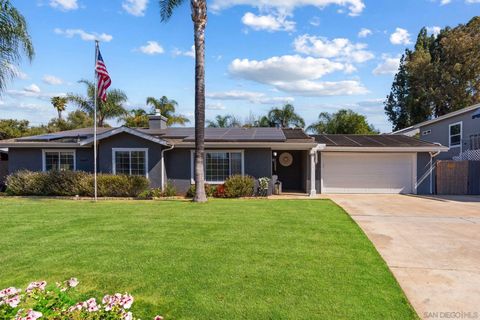 Photo of 12308 Topa Hill, Lakeside, CA 92040 (MLS # 260007233)