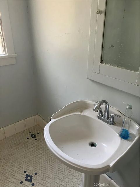 Tiny photo for 579 Alberta Street, Altadena, CA 91001 (MLS # IV26131929)