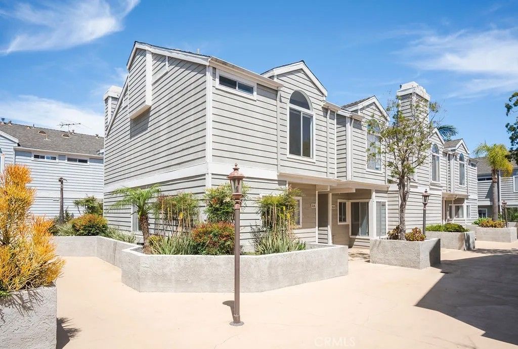 Photo of 260 Victoria Street #D4, Costa Mesa, CA 92627 (MLS # NP26080028)