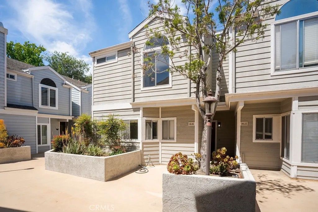 Photo of 260 Victoria Street #D4, Costa Mesa, CA 92627 (MLS # NP26080028)