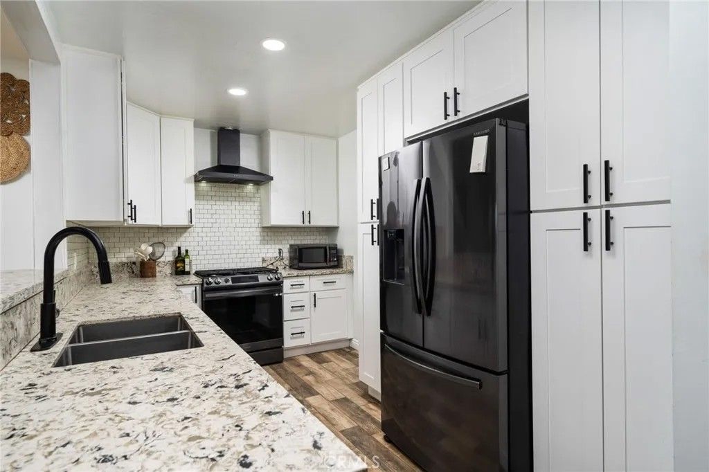 Photo of 17844 Owen St, Fontana, CA 92335 (MLS # IG25275592)