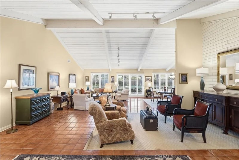 6012 Toyon Terrace