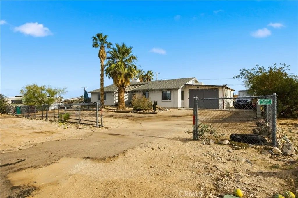 Photo of 7725 Sahara Ave, 29 Palms, CA 92277 (MLS # TR25281520)