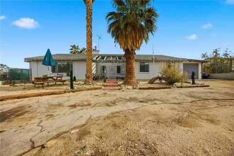 Photo of 7725 Sahara Ave, 29 Palms, CA 92277 (MLS # TR25281520)