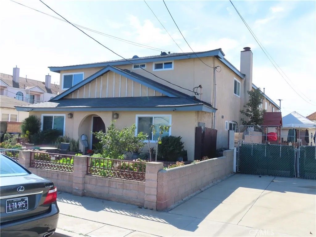 Photo of 17039 S Dalton Ave, Gardena, CA 90247 (MLS # SR26035324)