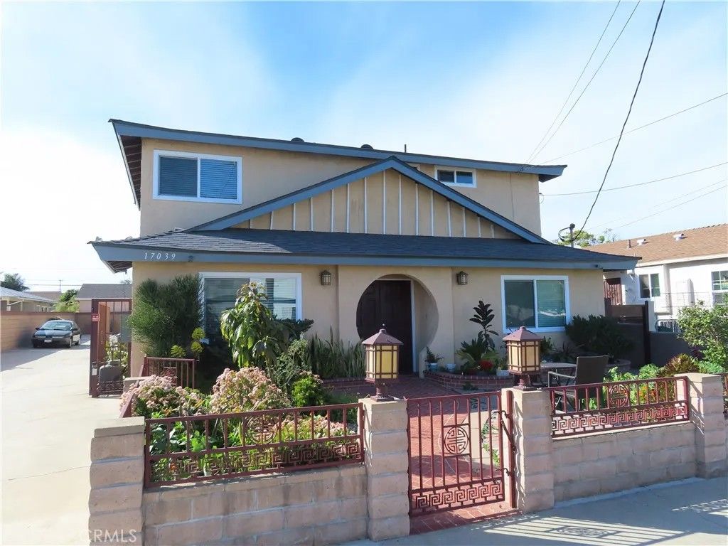 Photo of 17039 S Dalton Ave, Gardena, CA 90247 (MLS # SR26035324)