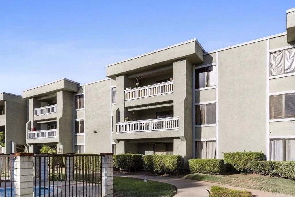 Photo of 1050 E Washington Ave #62, Escondido, CA 92025 (MLS # NDP2603455)
