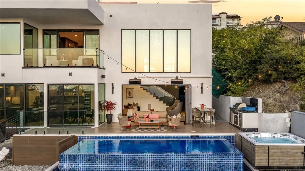 606 E Avenida San Juan