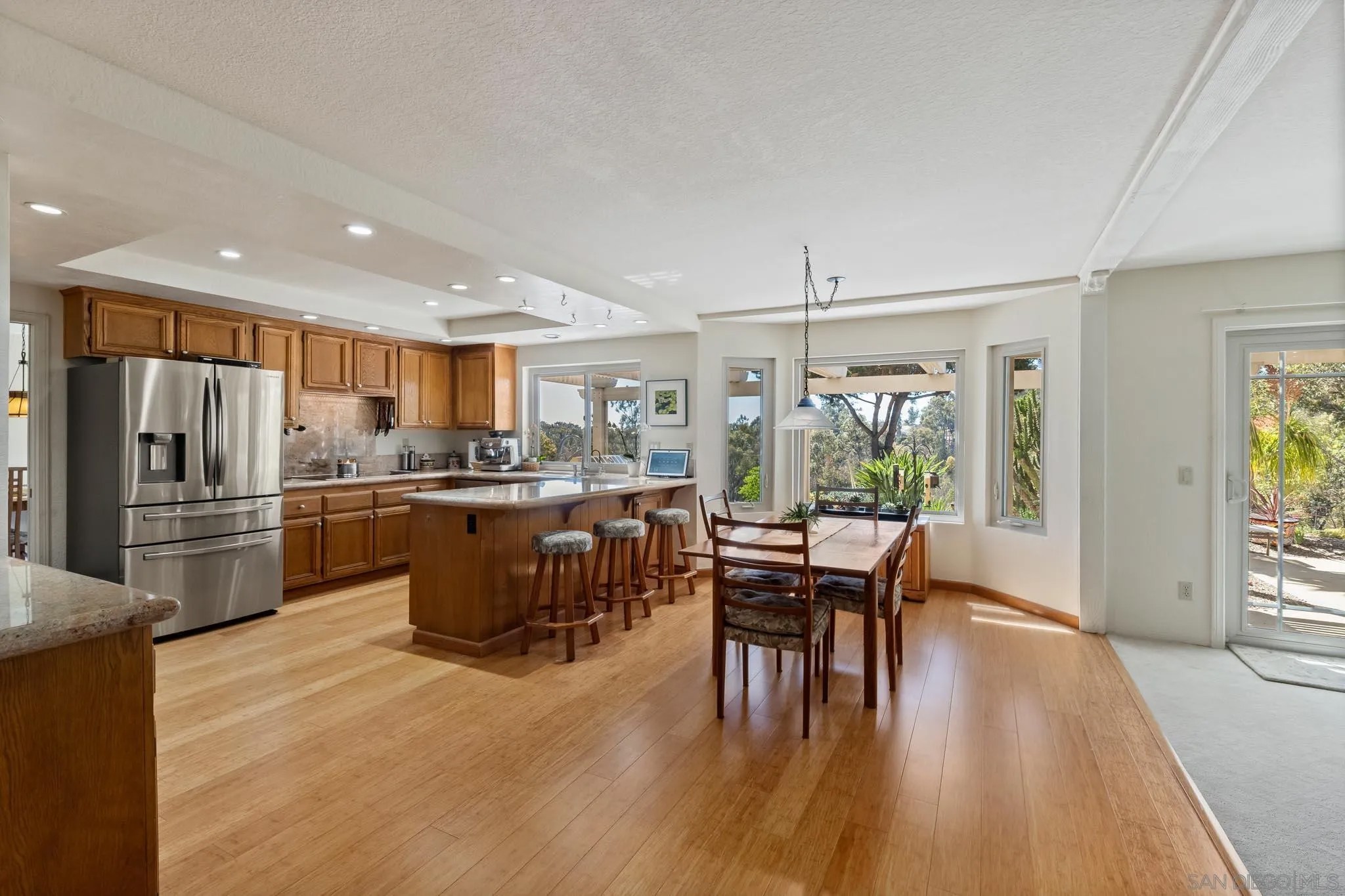 10304 Spruce Grove
