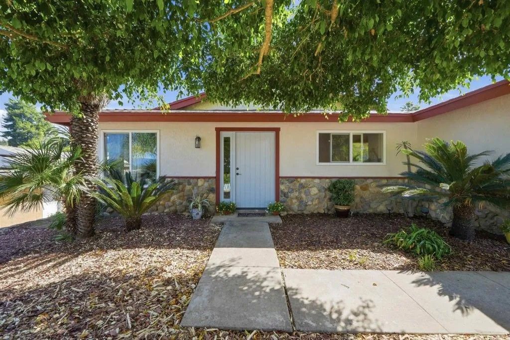 Photo of 1024 Kiel Road, Fallbrook, CA 92028 (MLS # NDP2602749)