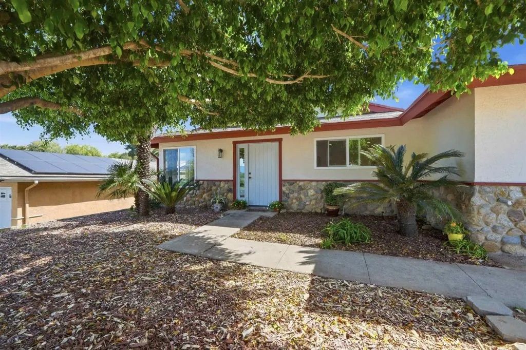 Photo of 1024 Kiel Road, Fallbrook, CA 92028 (MLS # NDP2602749)