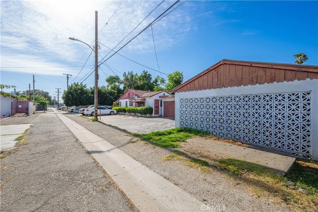 410 N Spring