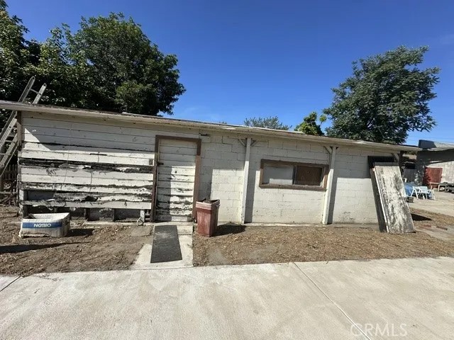 141 S Covina