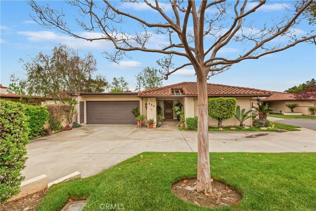 Photo of 880 El Mirador, Upland, CA 91784 (MLS # CV26069162)