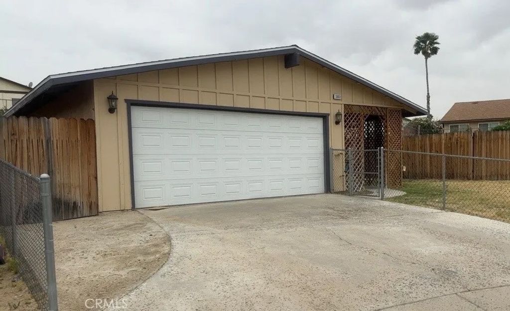 Photo of 2032 Notre Dame Court, Barstow, CA 92311 (MLS # HD26077256)