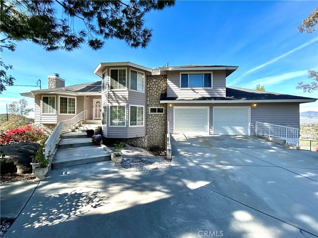 Photo of 27990 Vista Del Valle, Hemet, CA 92544 (MLS # SW25257403)