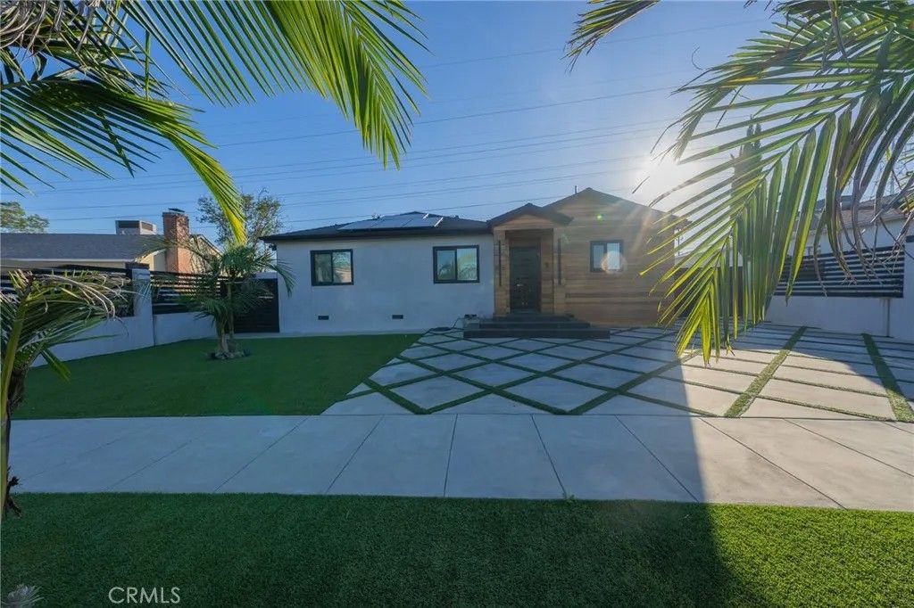 Photo of 7719 Rhodes Ave, North Hollywood, CA 91605 (MLS # GD26059390)