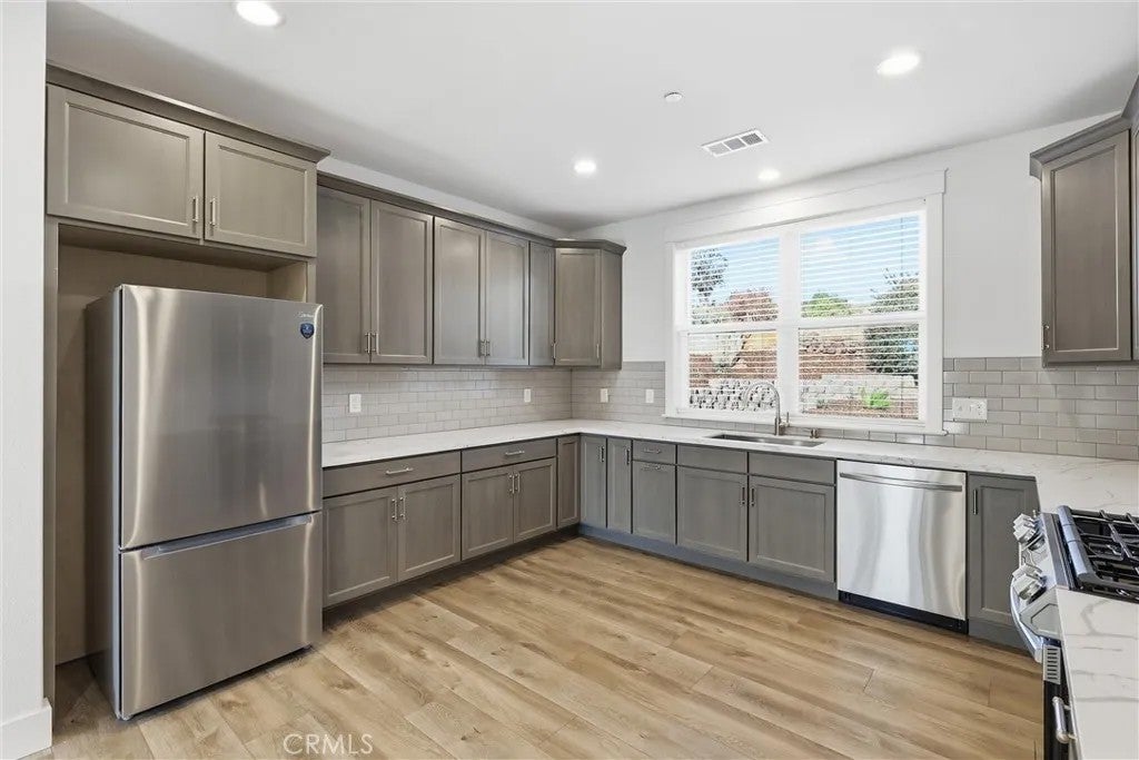 196 Valley Ridge
