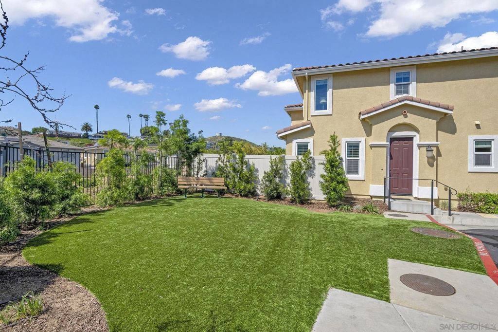 Photo of 8610 Sage Shadow Dr, Lakeside, CA 92040 (MLS # 260007515)