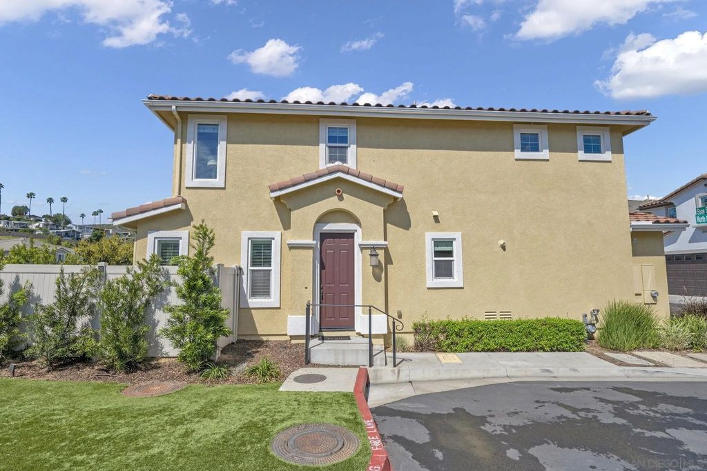 Photo of 8610 Sage Shadow Dr, Lakeside, CA 92040 (MLS # 260007515)