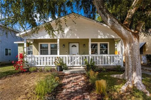 Photo of 309 E 46th St, Long Beach, CA 90807 (MLS # RS25238836) Photo of 309 E 46th St, Long Beach, CA 90807 (MLS # RS25238836)