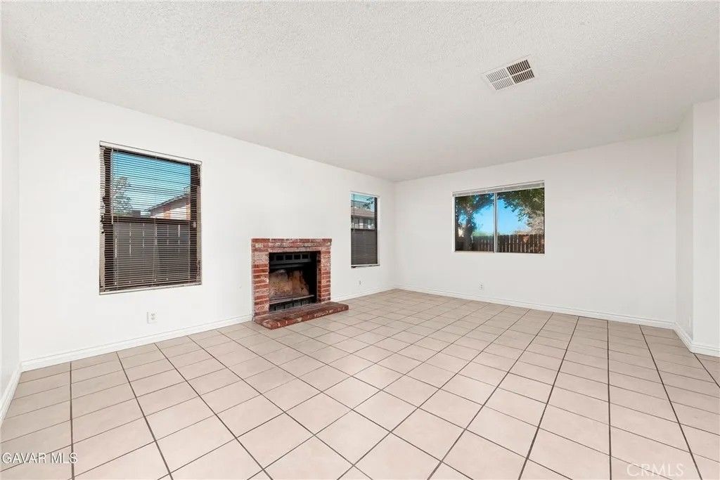 Photo of 1822 Park Circle, Lancaster, CA 93535 (MLS # SR26070754)