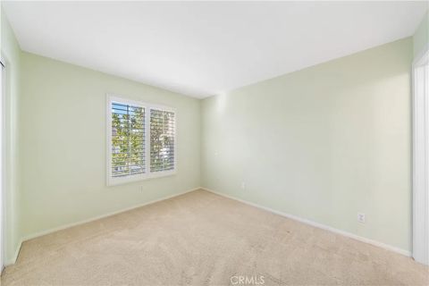 Tiny photo for 54 Turnbury Lane, Irvine, CA 92620 (MLS # WS26032751)