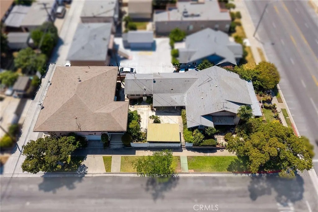 1600 S Atlantic Boulevard