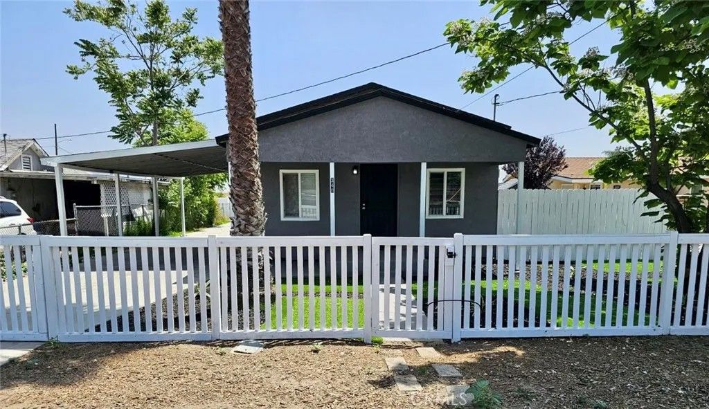 Photo of 340 W Congress St, Colton, CA 92324 (MLS # GD25278043)