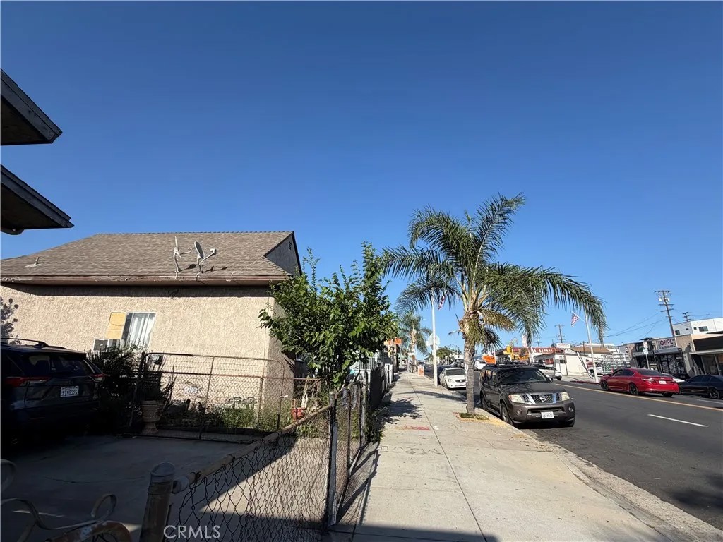 4227 E Cesar E Chavez